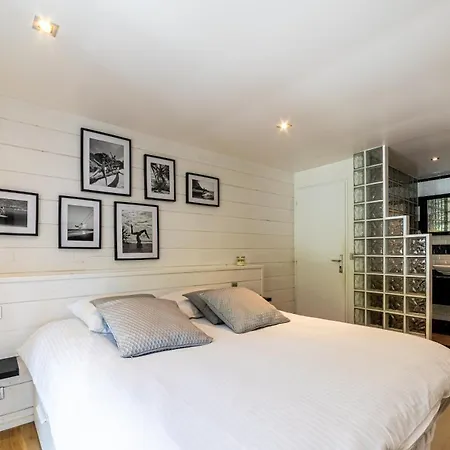 Uhaina * بياريتز