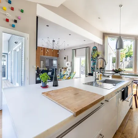 Uhaina بياريتز